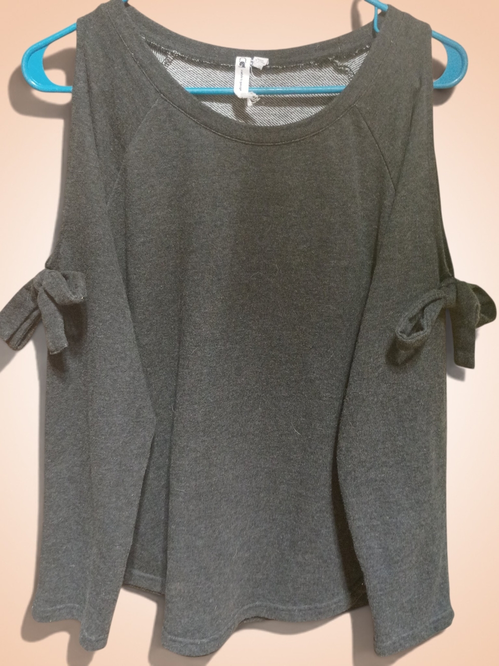 Cable & Gauge Charcoal Gray Cold-Shoulder Tie-Sleeve Tank Size Medium
